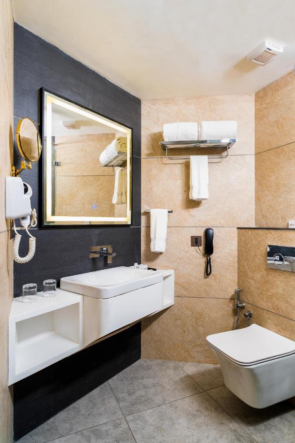 Marine Inn Hotel Kochi Dış mekan fotoğraf